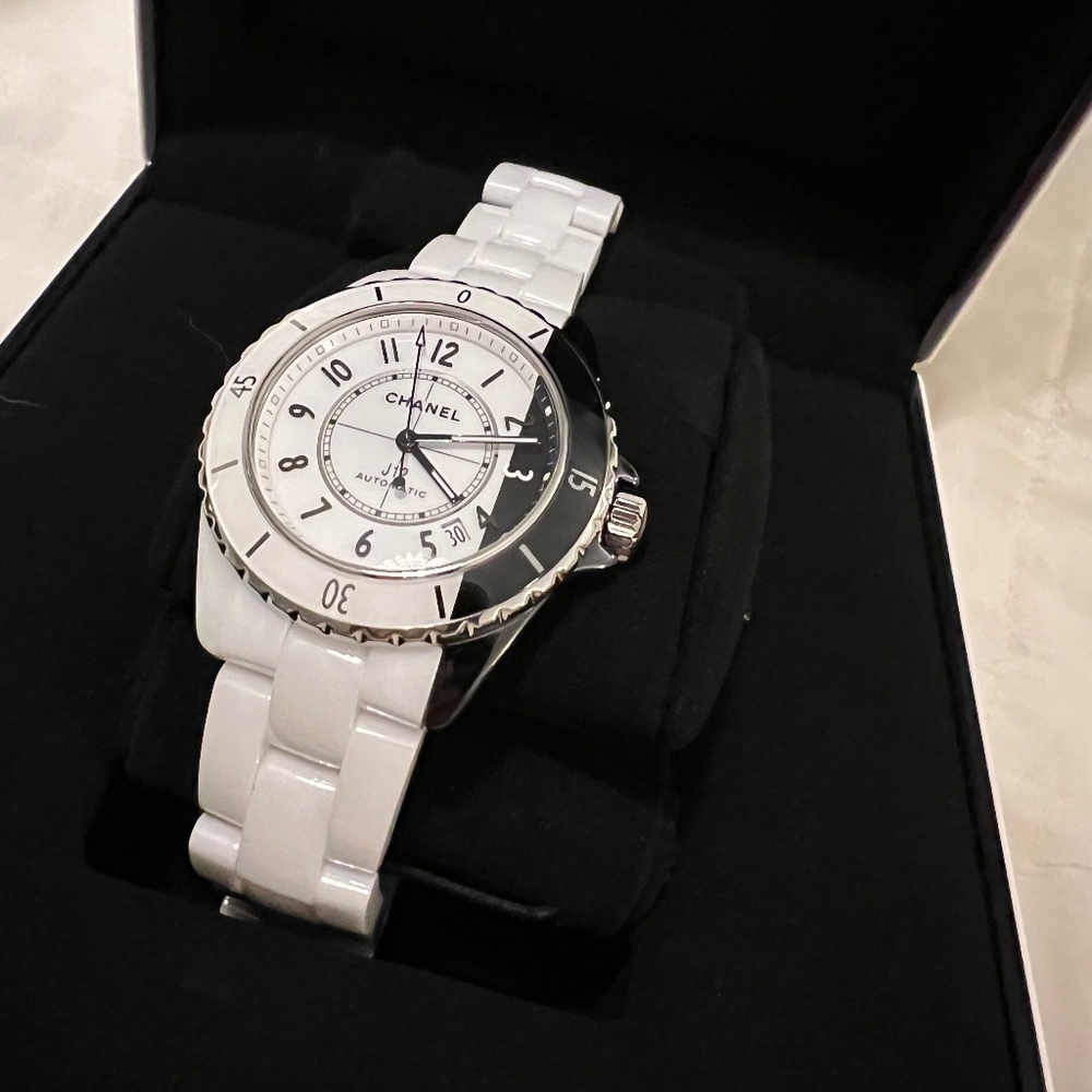 J12 PARADOXE WATCH CALIBER 12.1, 38 MM